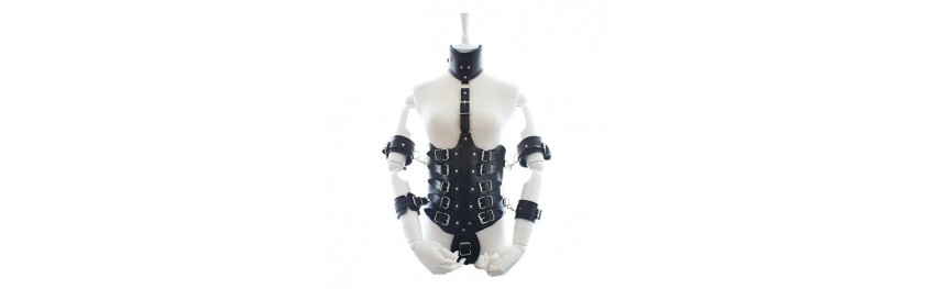 BDSM Lenceria - Ropa en cuero para hombre y mujere - Tienda Poppers